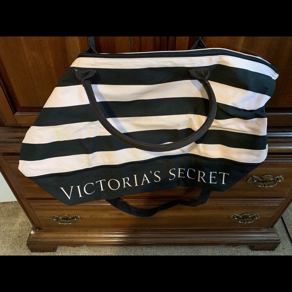 Victoria's Secret Handbags - Victoria Secret travel bags Victoria's Secret Handbags - Victoria Secret travel bags